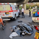 مصرع سائق دراجة نارية بحادث طرق ذاتي وسط البلاد